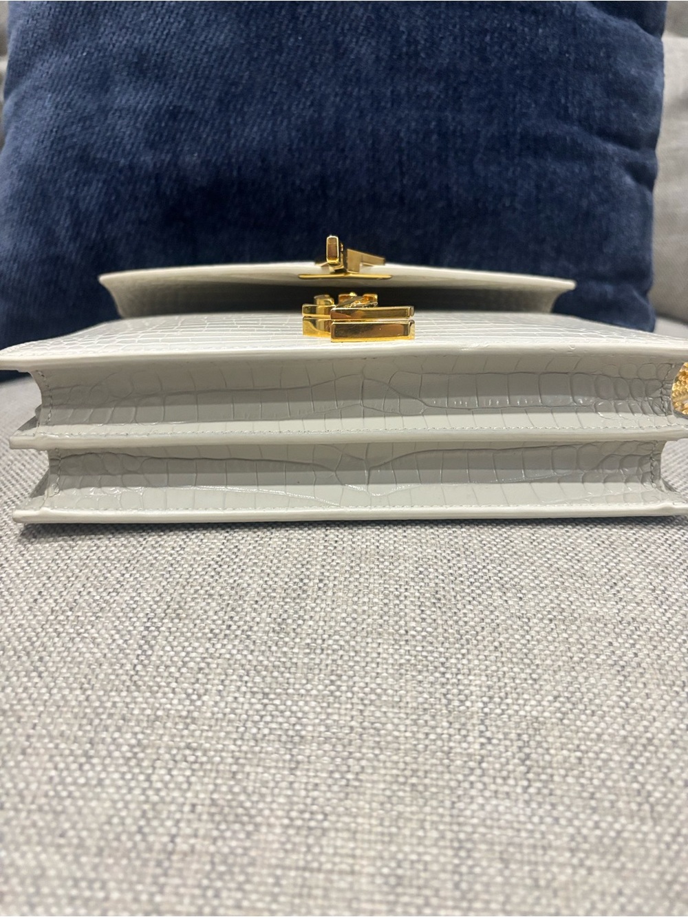 Saint Laurent Cassandra Envelope Bag - Picture 7 of 7